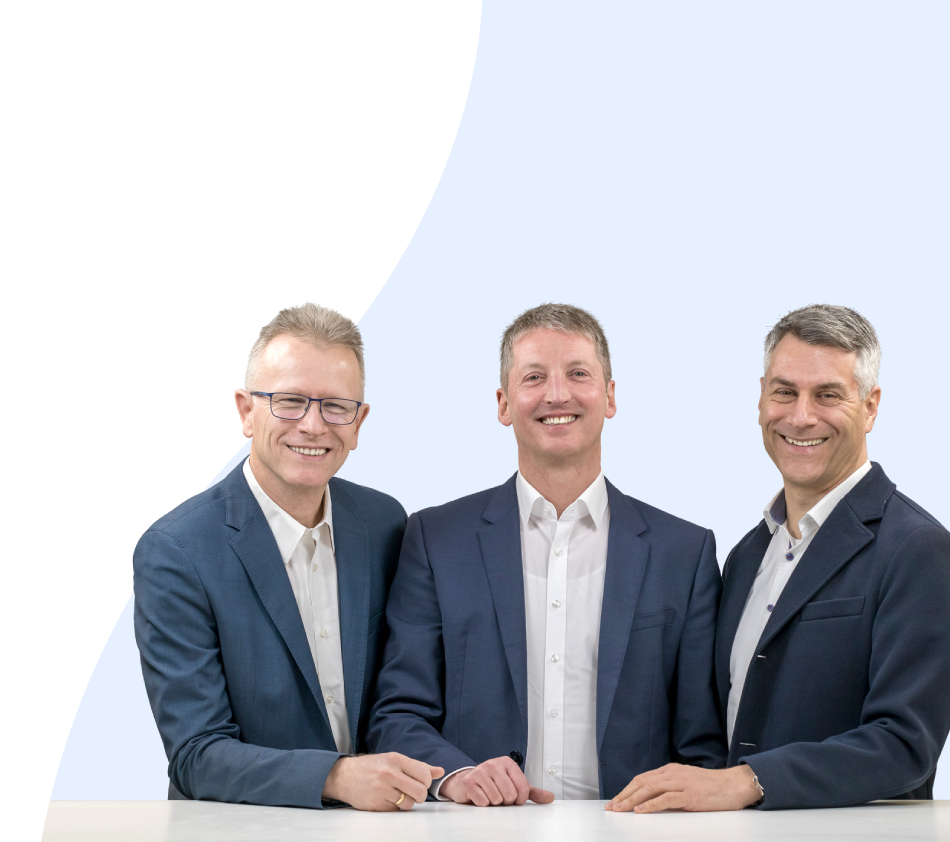 Les directeurs de crossbase : À gauche, Albrecht Bosler, responsable du développement, au centre Thomas Kern, CEO, et à droite Jochen Muffler, responsable du marketing et des finances